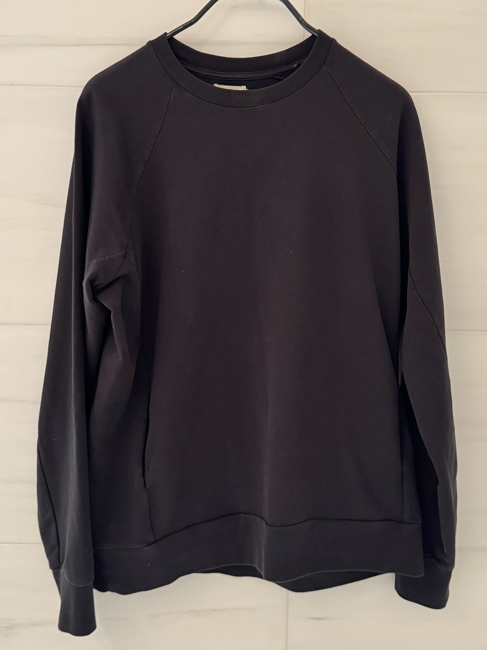 6397 Black Crew Neck Sweatshirt Size Medium